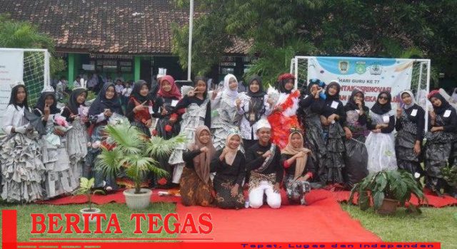 fashion show berbahan sampah