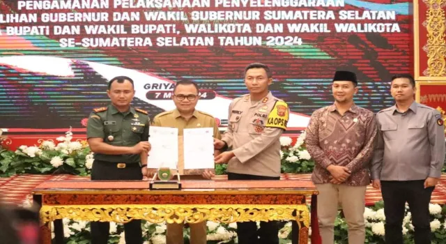 Pj Bupati Banyuasin Tandatangani NPHD Dana Hibah Pengamanan Pelaksanaan ...